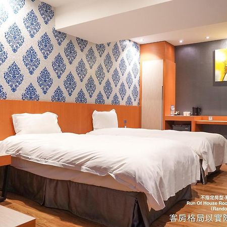 Talmud Hotel Yizhong Taichung Bagian luar foto