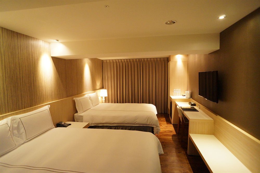 Talmud Hotel Yizhong Taichung Bagian luar foto