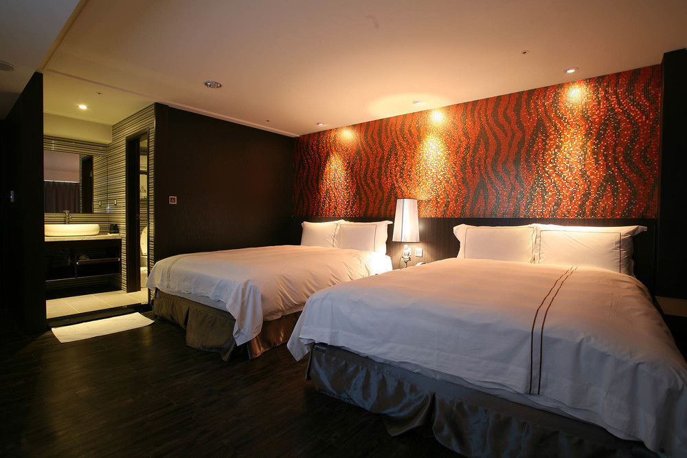 Talmud Hotel Yizhong Taichung Bagian luar foto